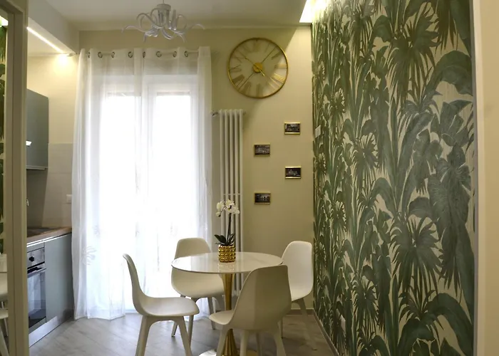 And Blue - Metro C, Free Parking And Wifi Rom