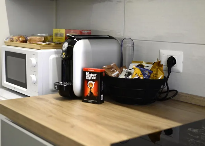 And Blue - Metro C, Free Parking And Wifi Apartment Rom