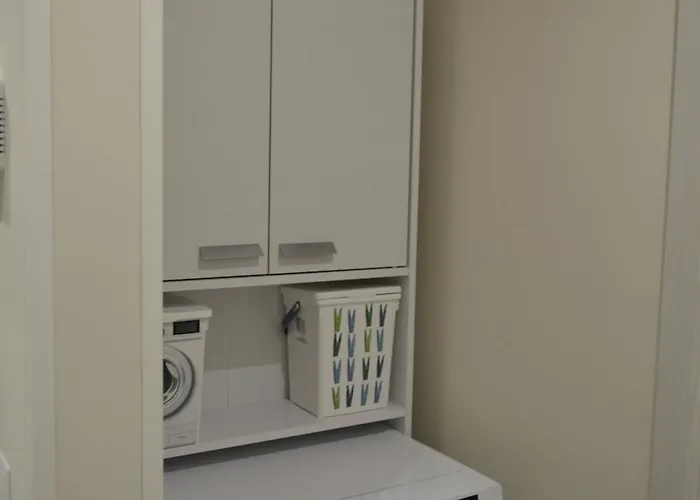 And Blue - Metro C, Free Parking And Wifi Apartment *